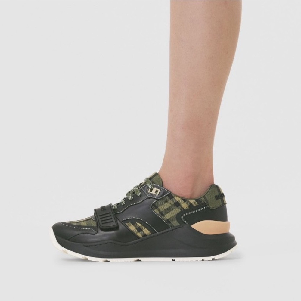 Burberry Check Ladies Sneakers - Picture 15 of 16